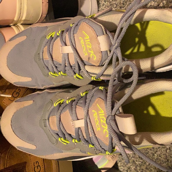 Nike Air Max 270 React- Youth Size 7 - Picture 7 of 10